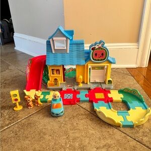 Cocomelon Vtech Go Go Smart Wheels Playhouse Electronic Car Slide Puzzle Track